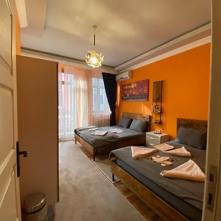 Taksim Pandora
