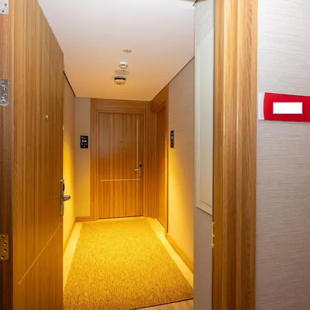 Hotel Ramada Encore By Wyndham Sisli 4*