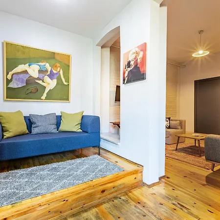 1 Bd Chic Garden Flat In Taksim * Stambuł