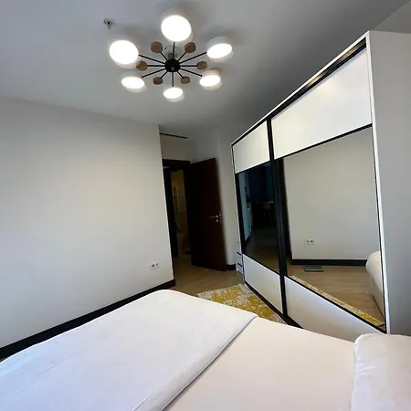 Stylish Flat-eagle Eye For اسطنبول