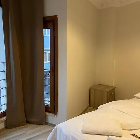 La Perato * Istanbul