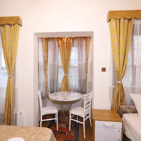 Royal Gur Hotel