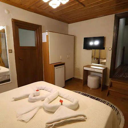 Royal Gur Hotel *