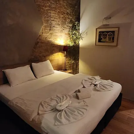 Galata Hotel *