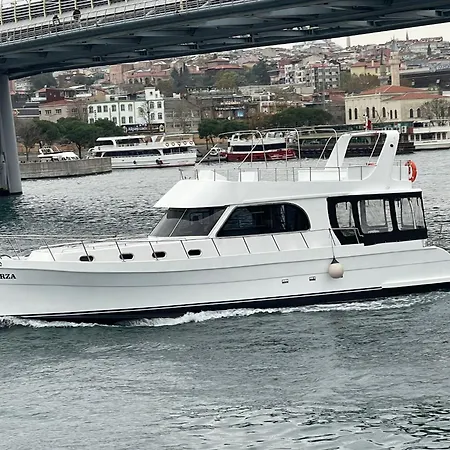 Merza Yatcilik Botel