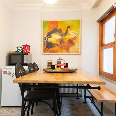 La Gardenia : 4br With Private Garden *