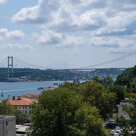 Villa Maison Detroit : Iconic 3br Triplex W/ Great Views Istanbul
