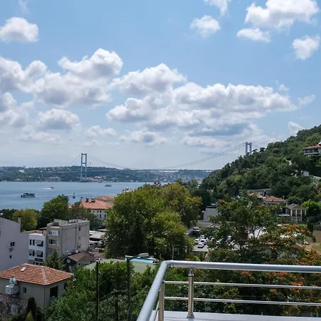 Maison Detroit : Iconic 3br Triplex W/ Great Views * Istanbul