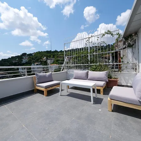 Maison Detroit : Iconic 3br Triplex W/ Great Views Villa *