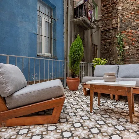 The Stylish Townhouse - Center *