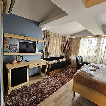 Optimist 3* Estambul