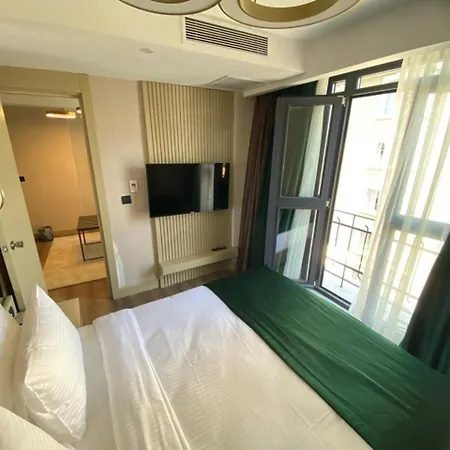 The Nest 4*