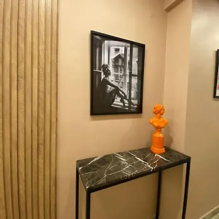 Spacious 3br 3ac Near Metro Apartment *