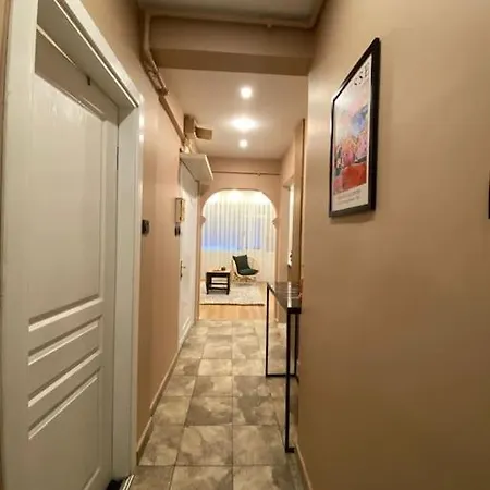 Spacious 3br 3ac Near Metro Apartment *