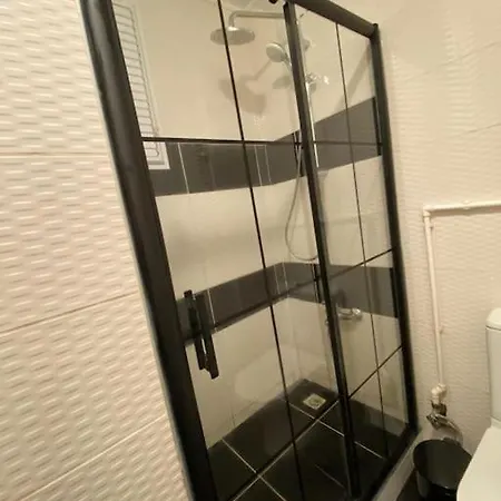 Apartment Spacious 3br 3ac Near Metro Istanbul