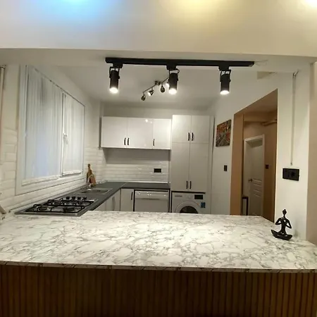 Apartment Spacious 3br 3ac Near Metro Istanbul