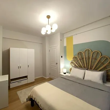 Spacious 3br 3ac Near Metro Apartment Istanbul