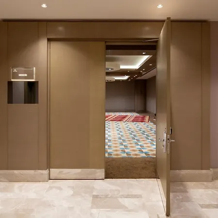 Windsor & Convention Center Otel 5*