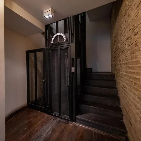 The Riviera Loft : Lovely 1br W/ Stunning Terrace *