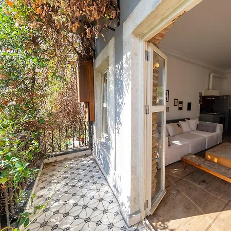 The Riviera Loft : Lovely 1br W/ Stunning Terrace Istanbul