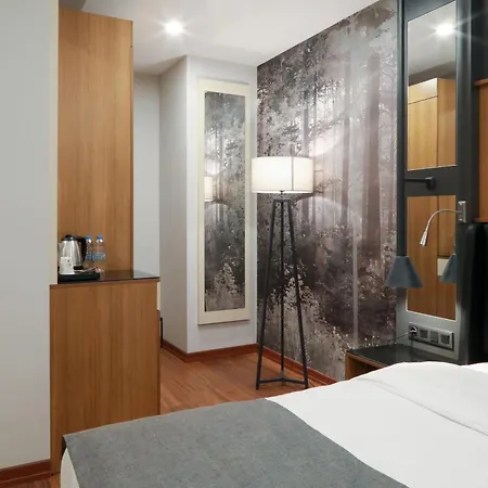 Otel Expoist