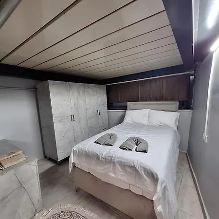 Cozy Aksaray For 5 Persons Apartment