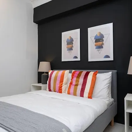 Cosy Urban 2-bedroom