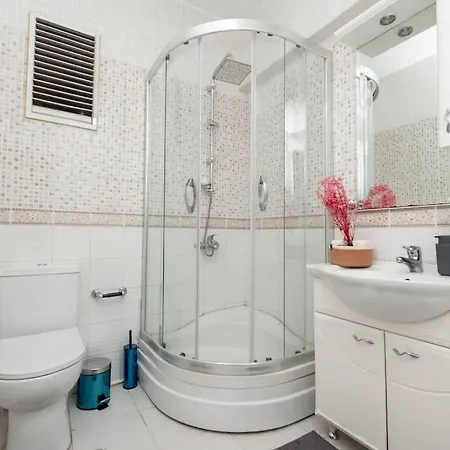 Cosy Urban 2-bedroom Apartment *