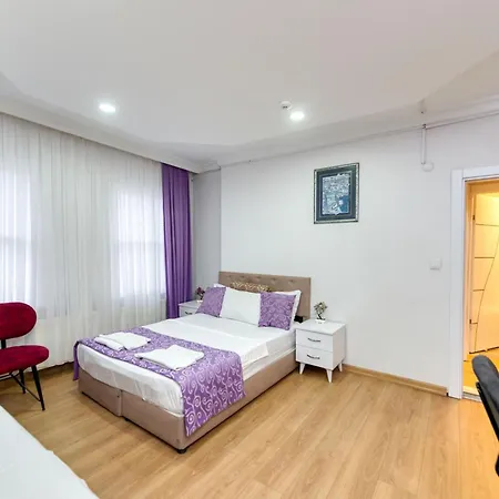 Old House Hotel *