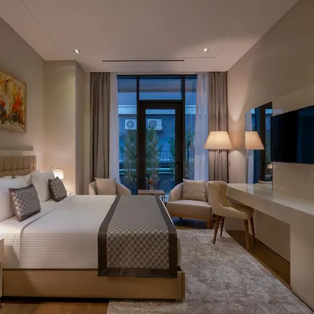 Movenpick Living West 5*