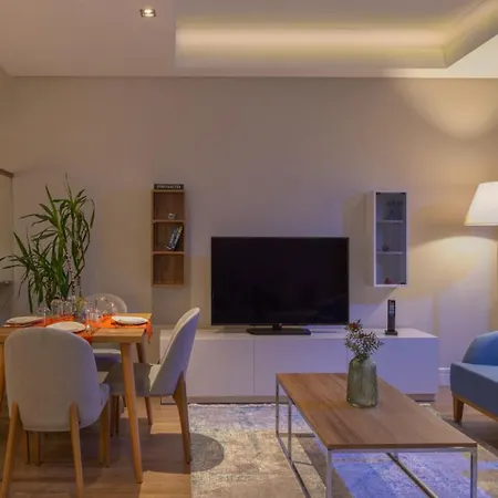 Hotel Movenpick Living West