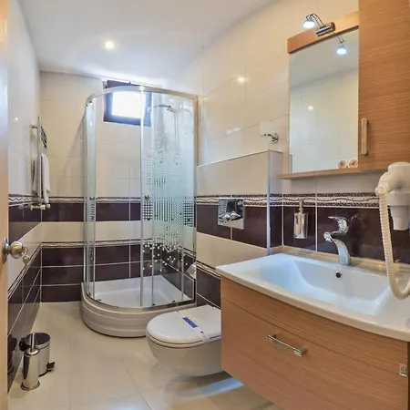 Invictum Hotel 3*