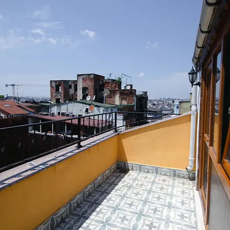 Iq Beyoglu Hotel 3*