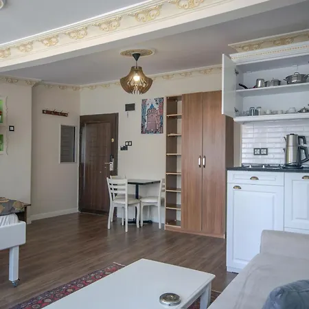 Iq Beyoglu Hotel 3*