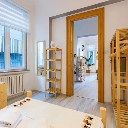 Exceptional Flat 1 Min To Metro & Galata Tower Apartment Istanbul