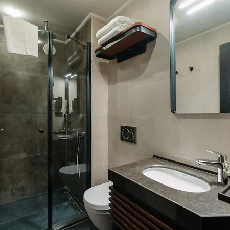 Hotel Tria Elegance 4*