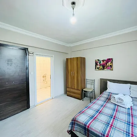 71 Aparthotel *