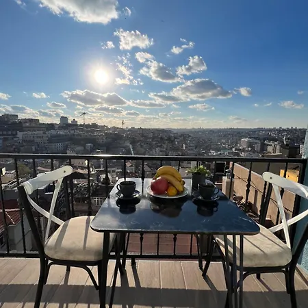 Taksim Larissa Istanboel