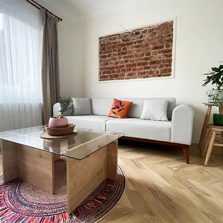 2br And 2bath Balcony In Heart Of Isatanbul #3 Istanboel
