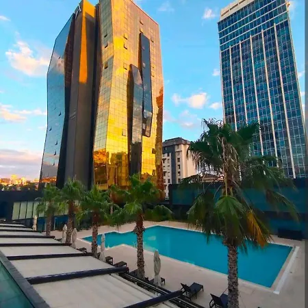 With Incredible View Of The Sea Near Metro Station Apartment