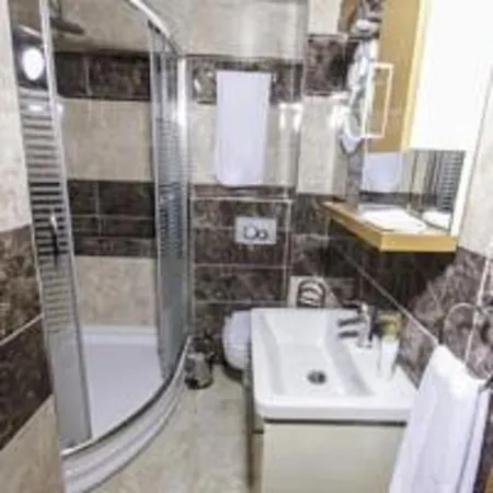 De Maison 3*