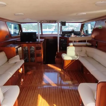 Tekne Pruva Yacht