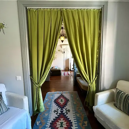 Tilas - In 19th Century Wooden Townhouse,kadikoy Istanbul