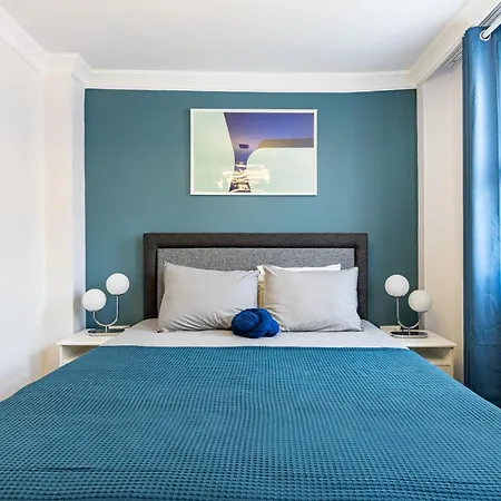 Red Suites Balat - Orange And Blue Apartment *