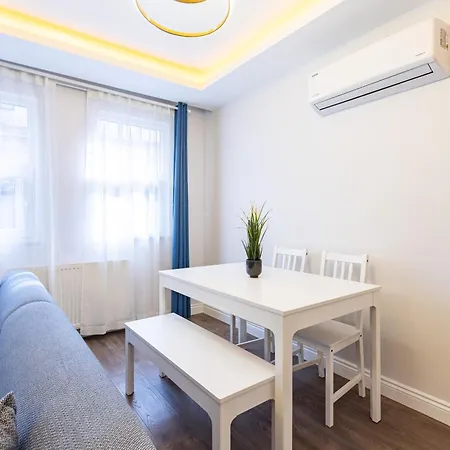 Red Suites Balat - Orange And Blue Apartment Istanbul