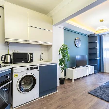 Red Suites Balat - Orange And Blue Apartment *