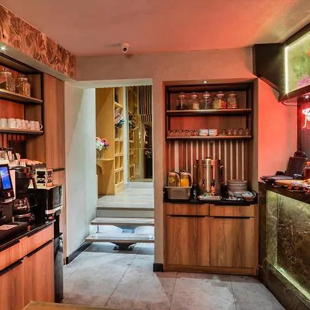 Ayramin Deluxe Taksim 2*