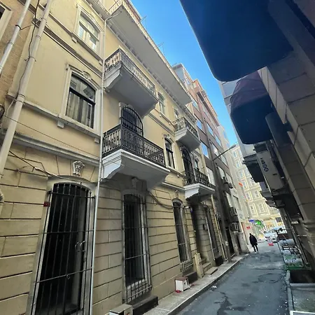 Apartment Savcibey Building *