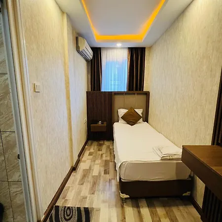 Liman Hotel *