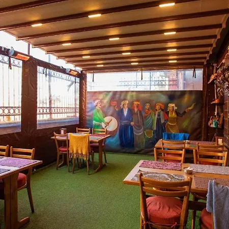 April Story Aparthotel *